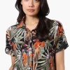 Beecher Brook Leaf Pattern Cropped Short Sleeve Blouse - Black