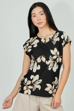 Beechers Brook Floral Circle Neck Tee - Black