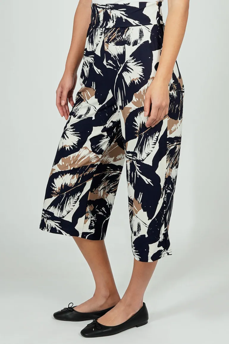 Beechers Brook Leaf Print Fold Over Cropped Pants - Navy