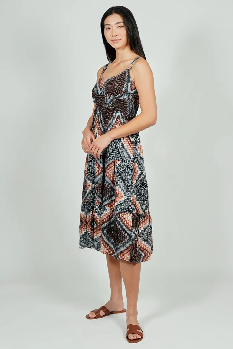 Limite Geometric Print Smocked Waist Maxi Dress - Black