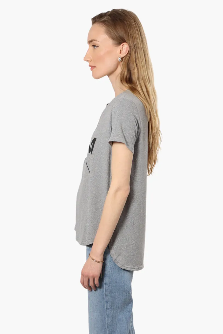 Magazine Mom Life Printed High Low Tee - Grey
